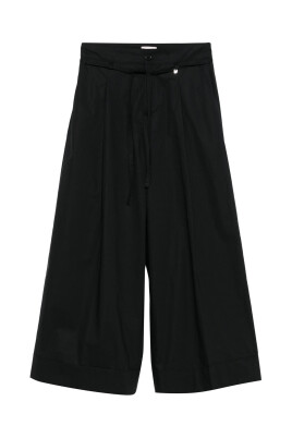 black-palazzo-trousers-elegant-trendy-look