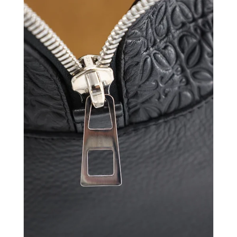 Loewe Leather handbags Black Heren