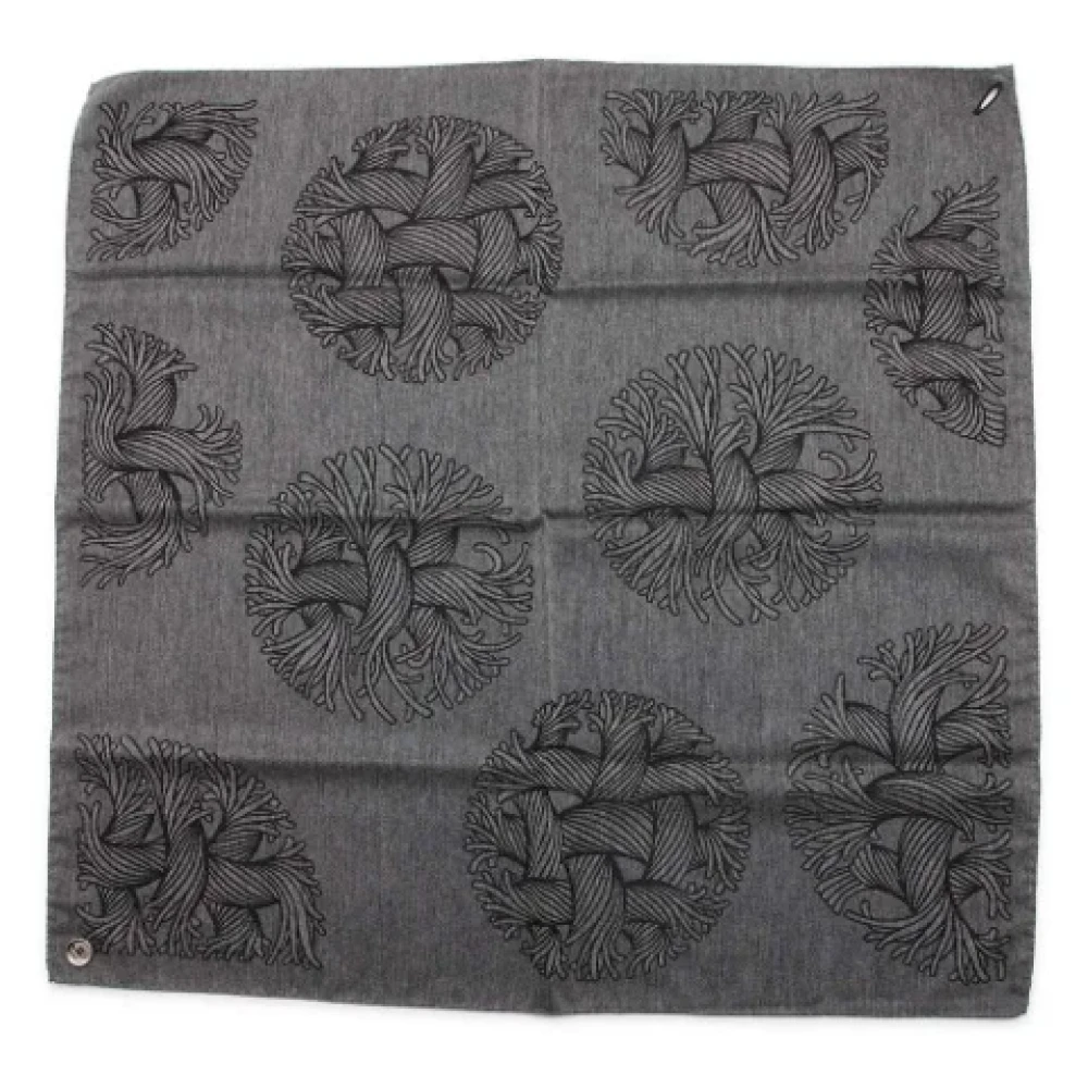 Louis Vuitton Vintage Pre-owned Silk scarves Gray Dames
