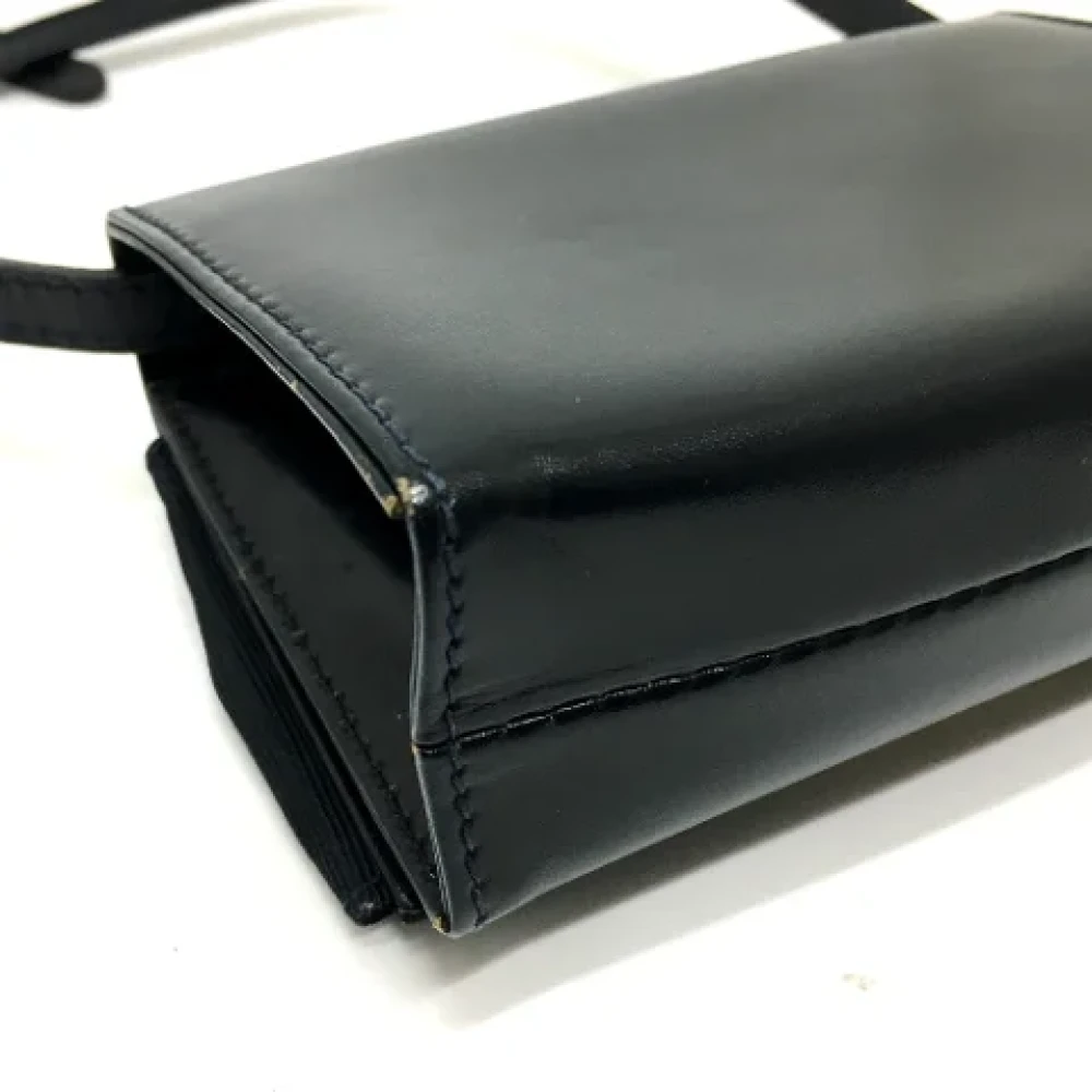 Salvatore Ferragamo Pre-owned Leather shoulder-bags Black Dames