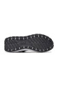black-sneakers-with-reinforced-heel