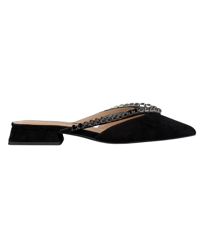 flat-shoes-with-straps