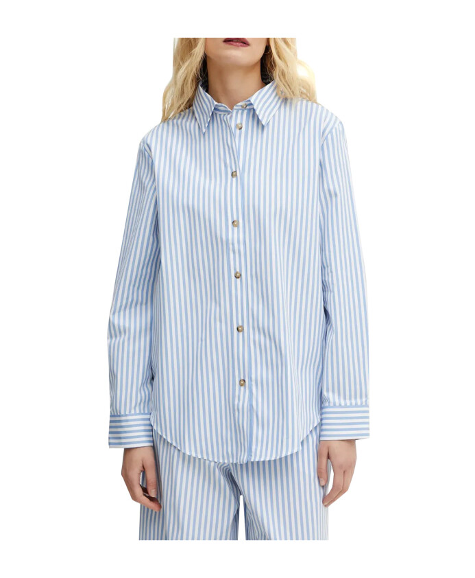 chemise-en-coton-bleu-clair-elegante