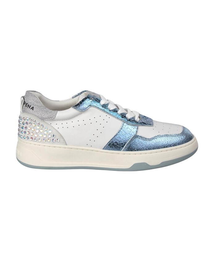 sneaker-plate-avec-details