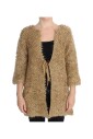 gilet-beige-en-tricot-texture-a-col-en-v
