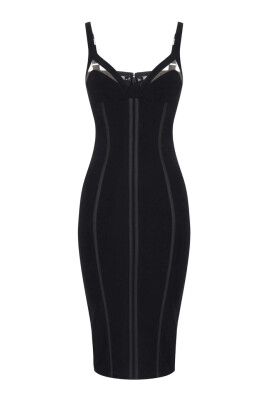 robe-noire-avec-decollete-en-coeur-et-fermeture-eclair