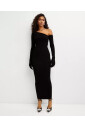 robe-maxi-noire-manche-asymetrique
