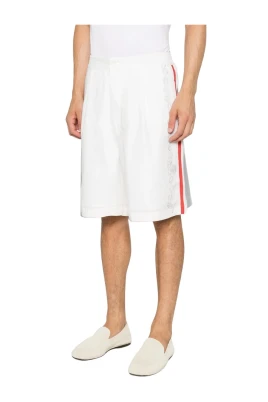 Shorts med broderade sidostreck