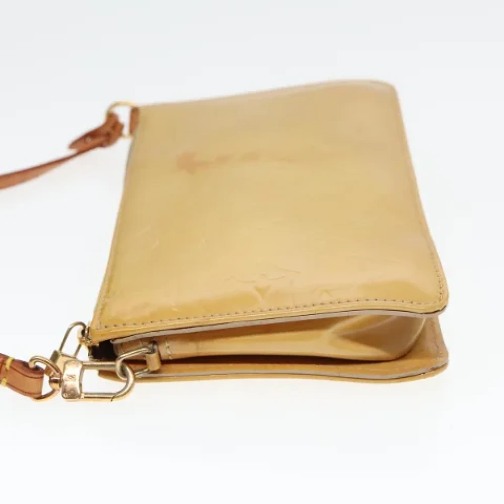 Louis Vuitton Vintage Pre-owned Fabric clutches Beige Dames