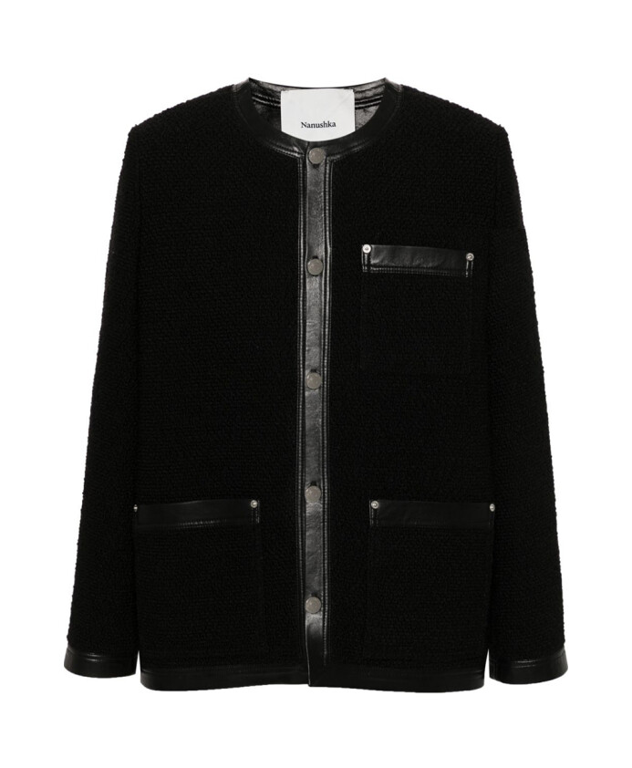 veste-minimaliste-en-tweed-boucle-avec-finitions-en-cuir