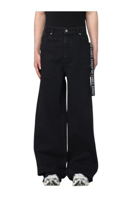 minimalist-straight-leg-jeans