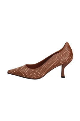 Studded Pointed Pump