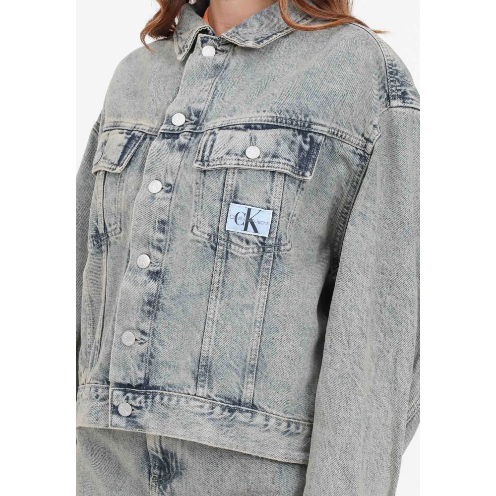 Calvin Klein Jeans Lichtgewassen spijkerjasje met voorzakken en logo Gray Dames