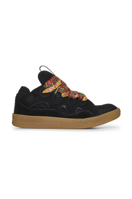 black-curb-sneakers