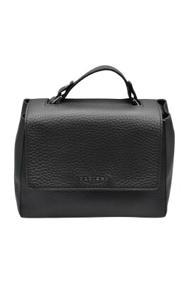 black-handbag-for-women