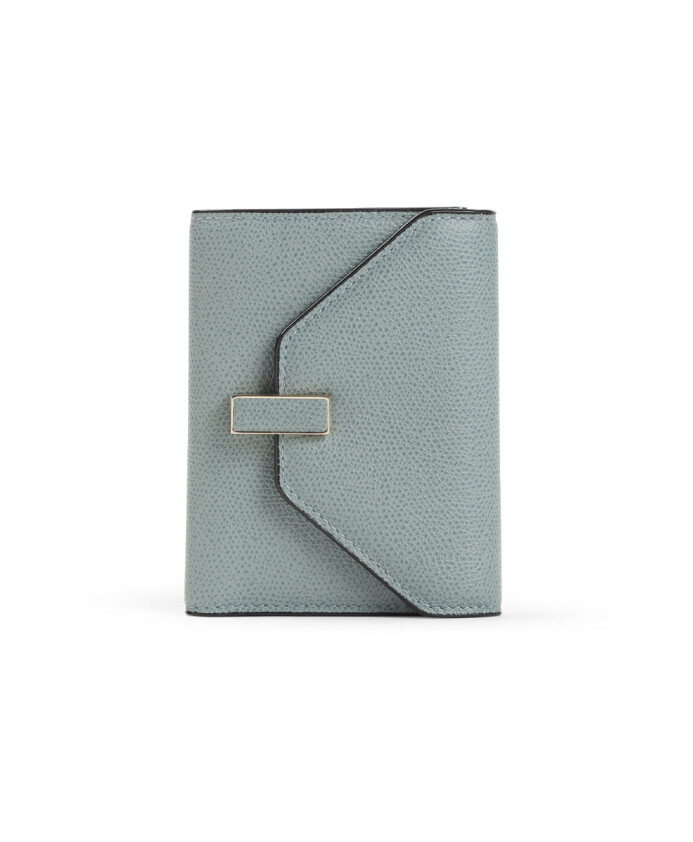 blue-leather-wallet-with-interlocking-fastening