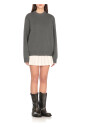 pull-en-coton-gris-avec-col-rond-et-logo-etoile