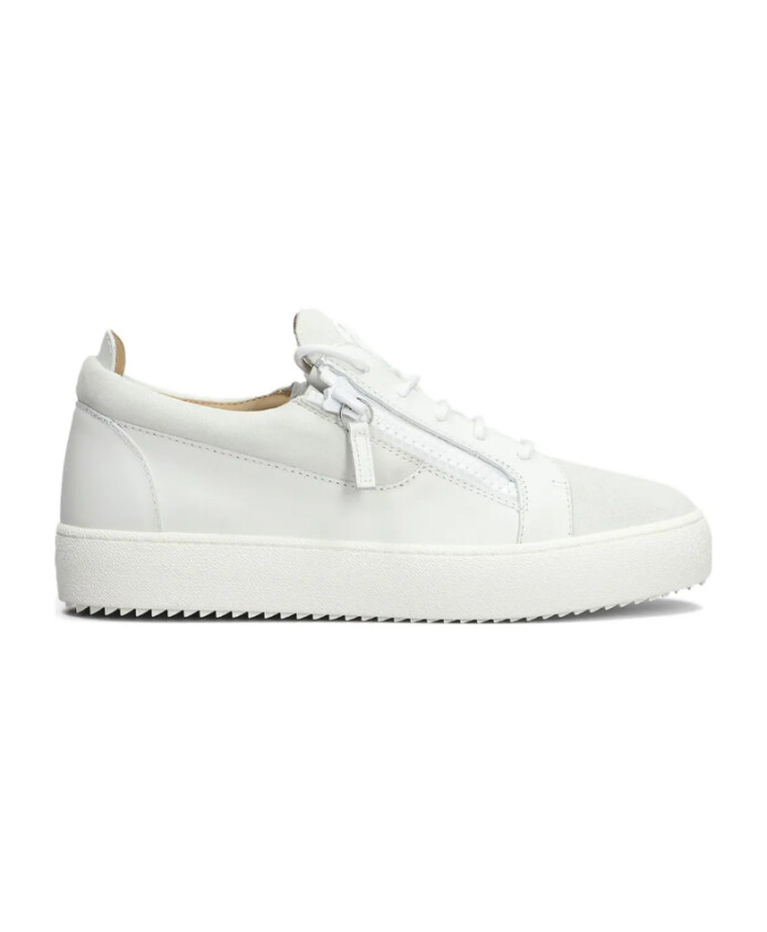 baskets-en-daim-gris-clair