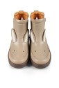 bottines-en-cuir-beige-avec-lapin