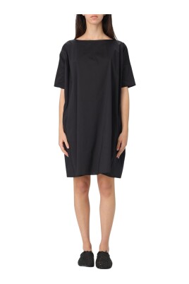 black-sleeveless-midi-dress-elegant-style