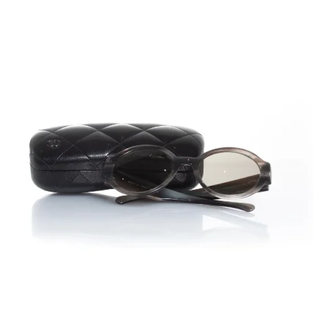Chanel Vintage Pre-owned Plastic sunglasses Gray Dames
