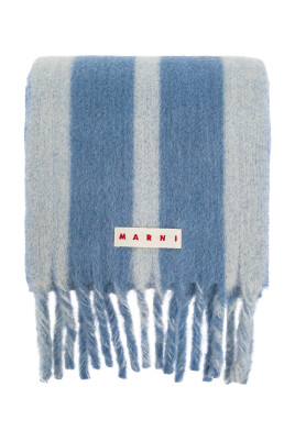 scarf-with-logo