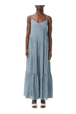 elegant-blonde-maxi-kjole