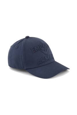 blue-hats-and-beanies-style