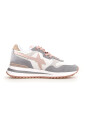 sneaker-technique-gris-avec-daim