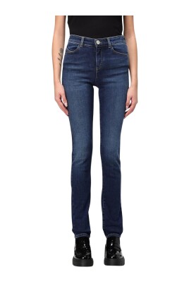 elegant-straight-leg-jeans