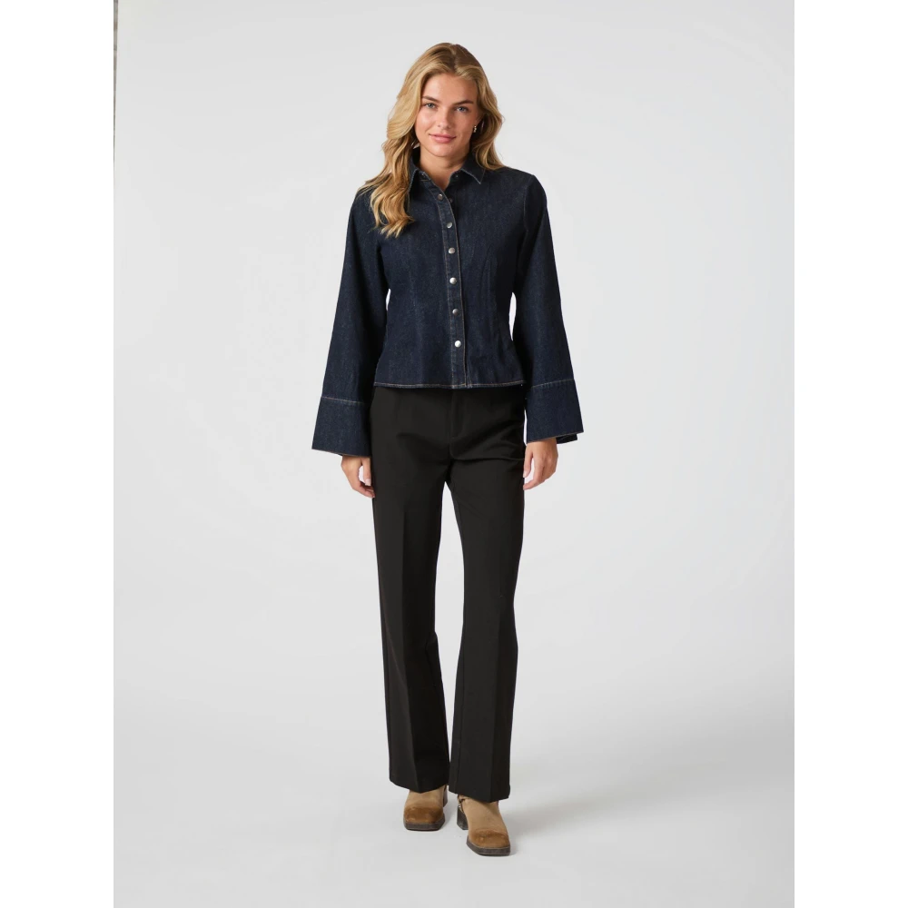 NEO NOIR Donkerblauwe Denim Shirt Stijlvol Modern Blue Dames