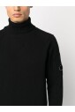 pull-a-col-roule-en-laine-dagneau-noir-pour-homme