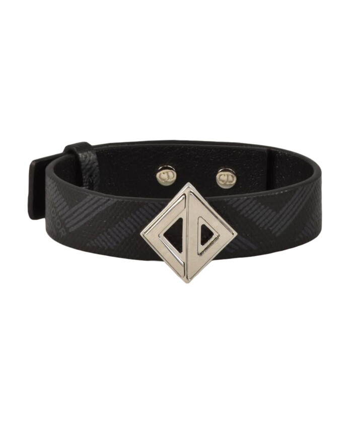 leather-bracelet-accessory