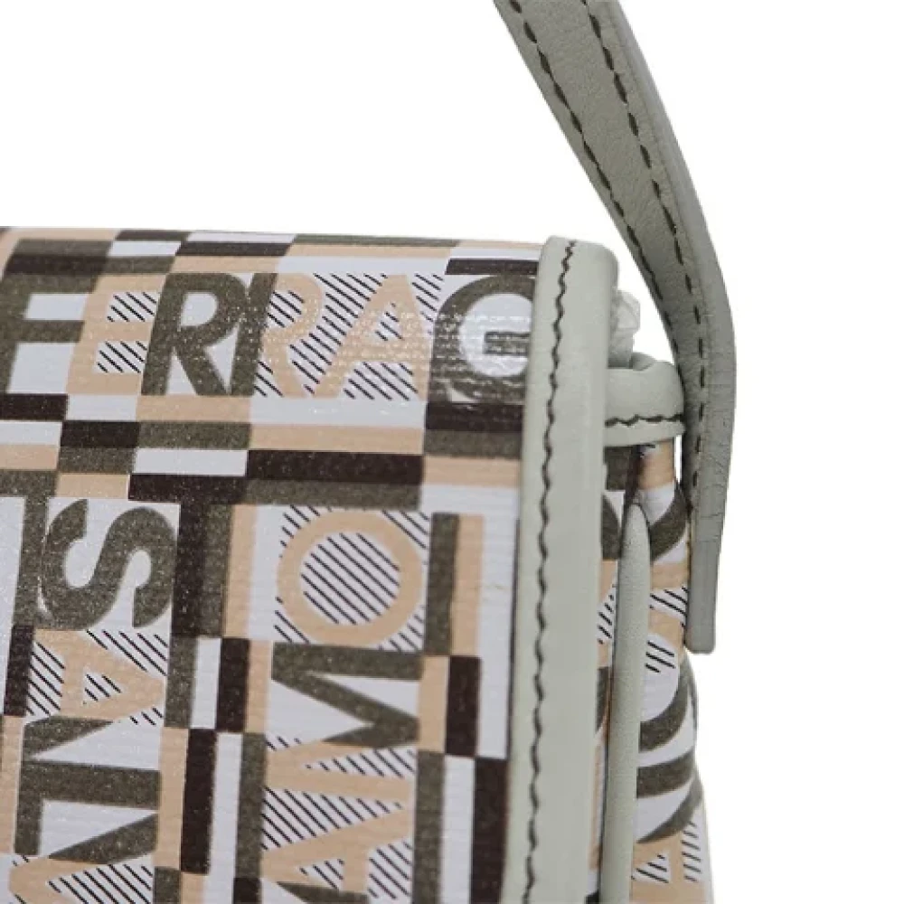 Salvatore Ferragamo Pre-owned Fabric shoulder-bags Multicolor Dames