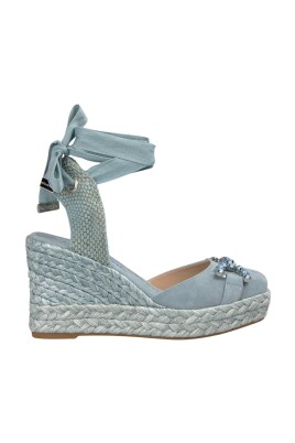 knotted-wedge-with-stirrup