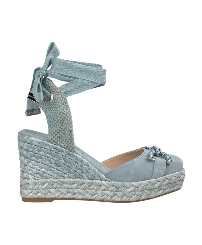 knotted-wedge-with-stirrup