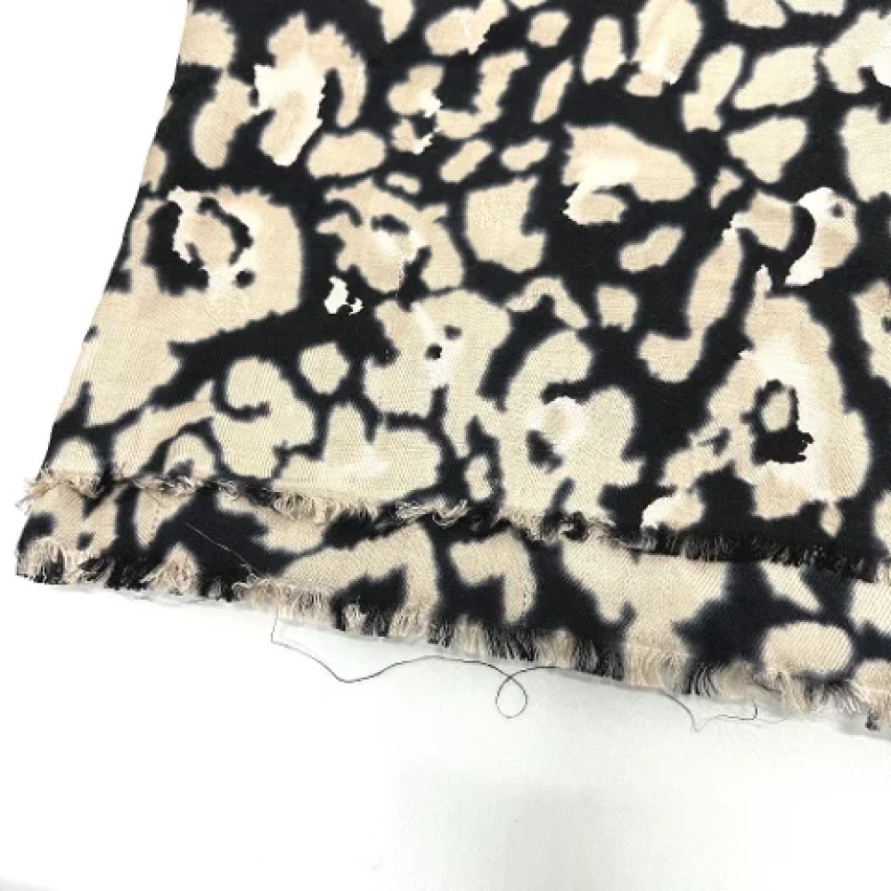 Dior Vintage Pre-owned Silk scarves Beige Dames