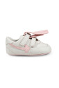 sneakers-en-cuir-ivoire-avec-fleche-rose
