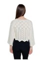 pull-en-tricot-beige-a-col-rond