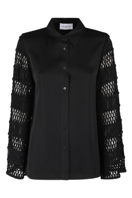 chemise-noire-avec-col-en-crochet