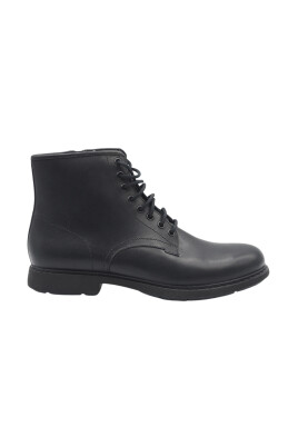 bottes-homme-en-daim-ou-cuir-noir