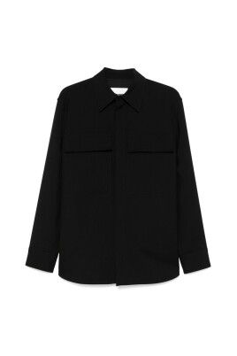 black-button-up-shirt-with-pockets