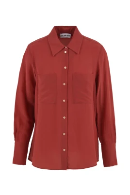 Röd Blus med Modell ATSH004