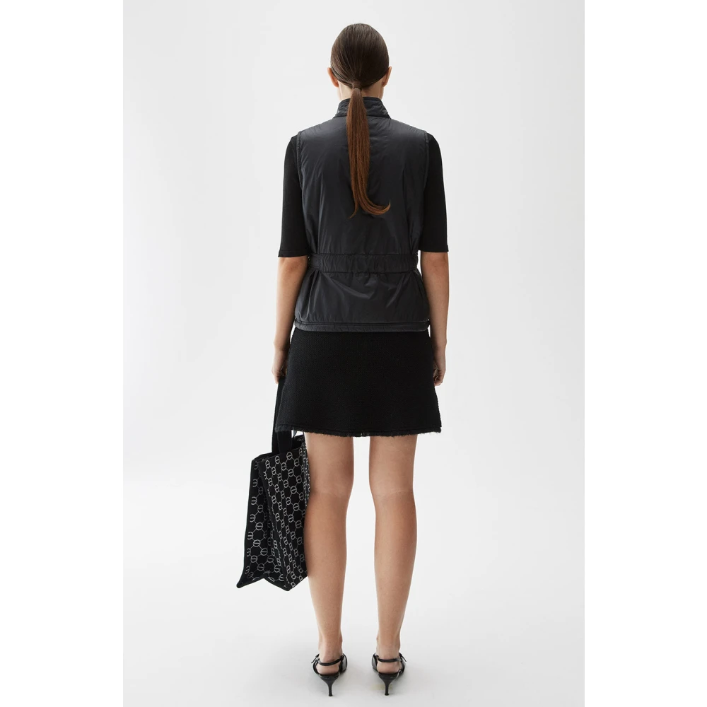 Busnel Zwarte Ellery Vest met hoge kraag en gouden rits Black Dames