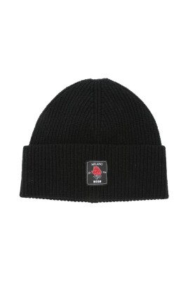 chapeau-noir-a-texture-cotelee-et-patch-logo