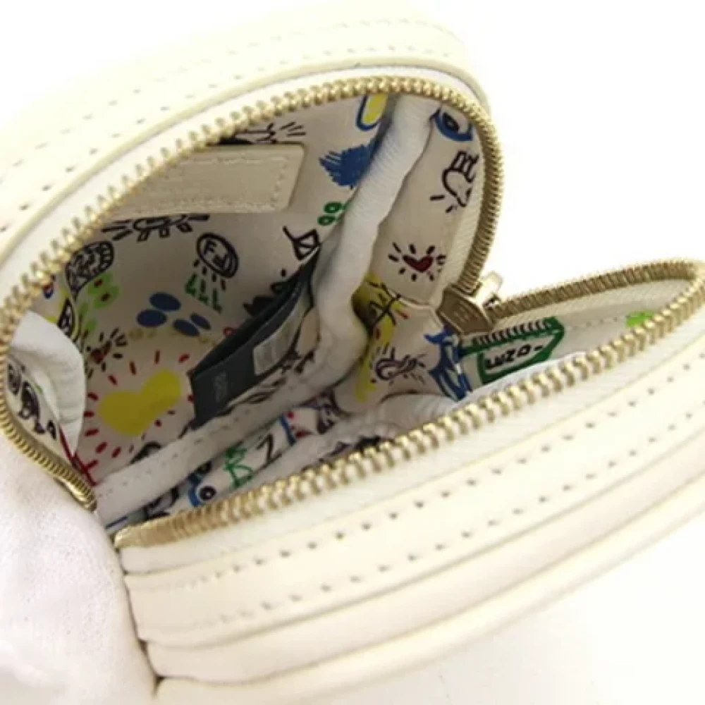 Fendi Vintage Pre-owned Leather clutches White Dames