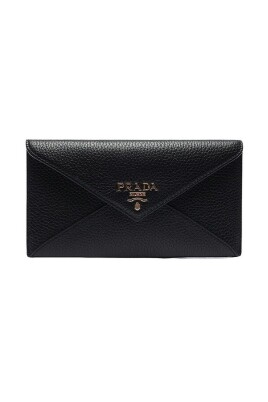 leather-wallet-with-flap-closure