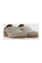 sneakers-en-daim-gris-semelle-vibram