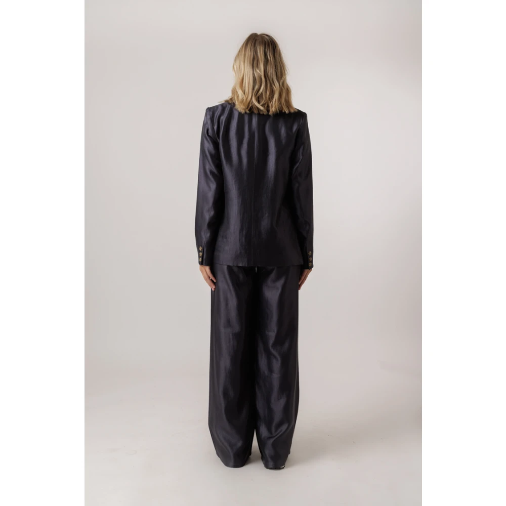 Aimée the Label Satin Blazer met Klassieke Details Purple Dames