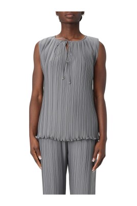 haut-en-acier-moderne-avec-des-details-elegants